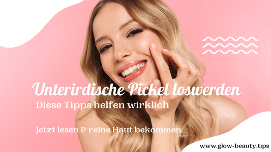 Lächelnde Frau zeigt auf ihre reine Haut – Tipps zum unterirdische Pickel loswerden für eine strahlende Haut